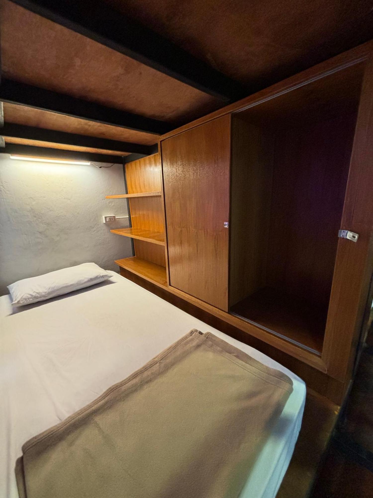 Hansa Hostel Bangkok Khaosan Экстерьер фото